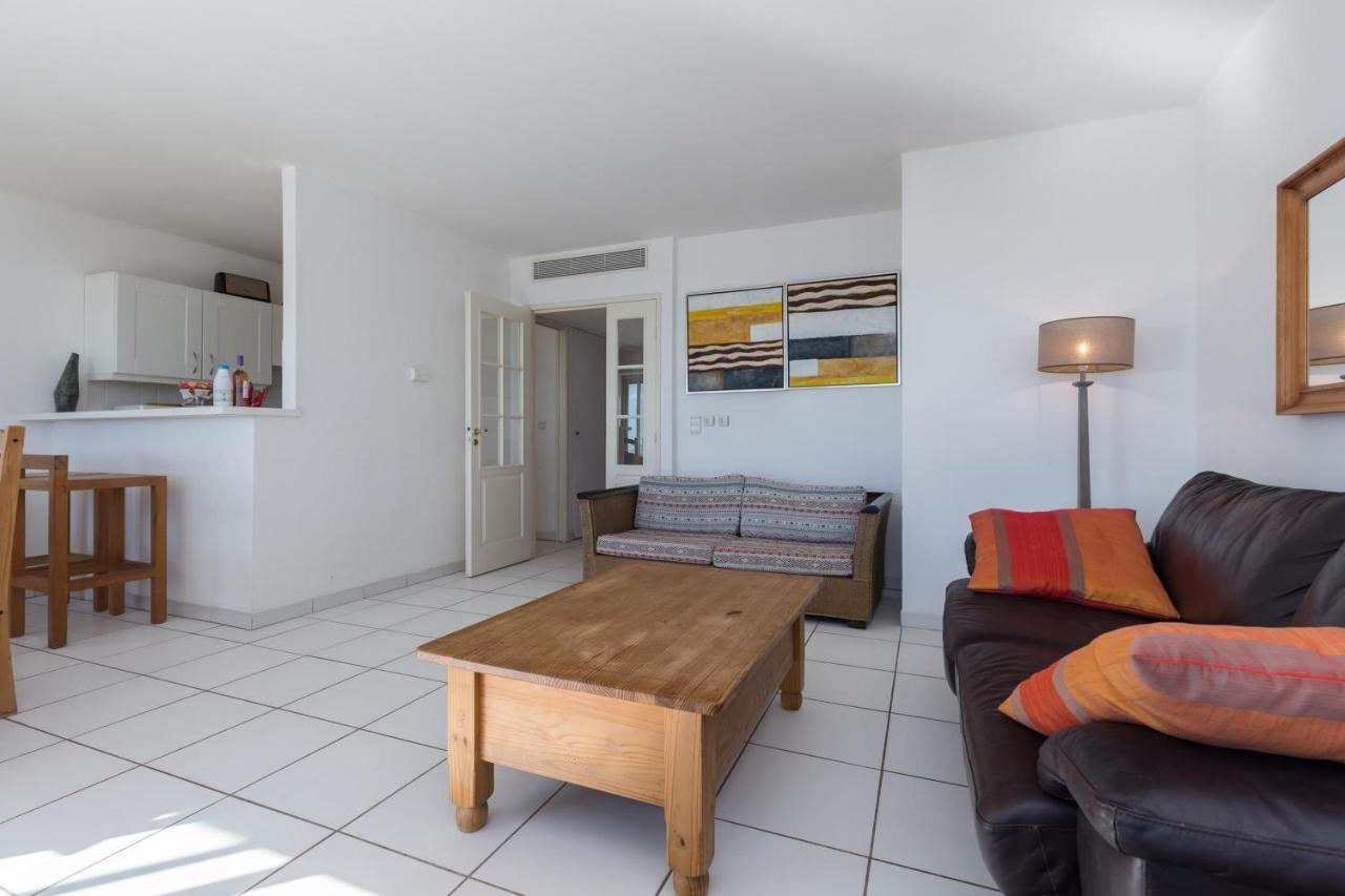 Bright Two Bedroomed Apartment On The Beach In Cannes With Huge Terrace With Fabulous Sea Views - 2001 Kültér fotó